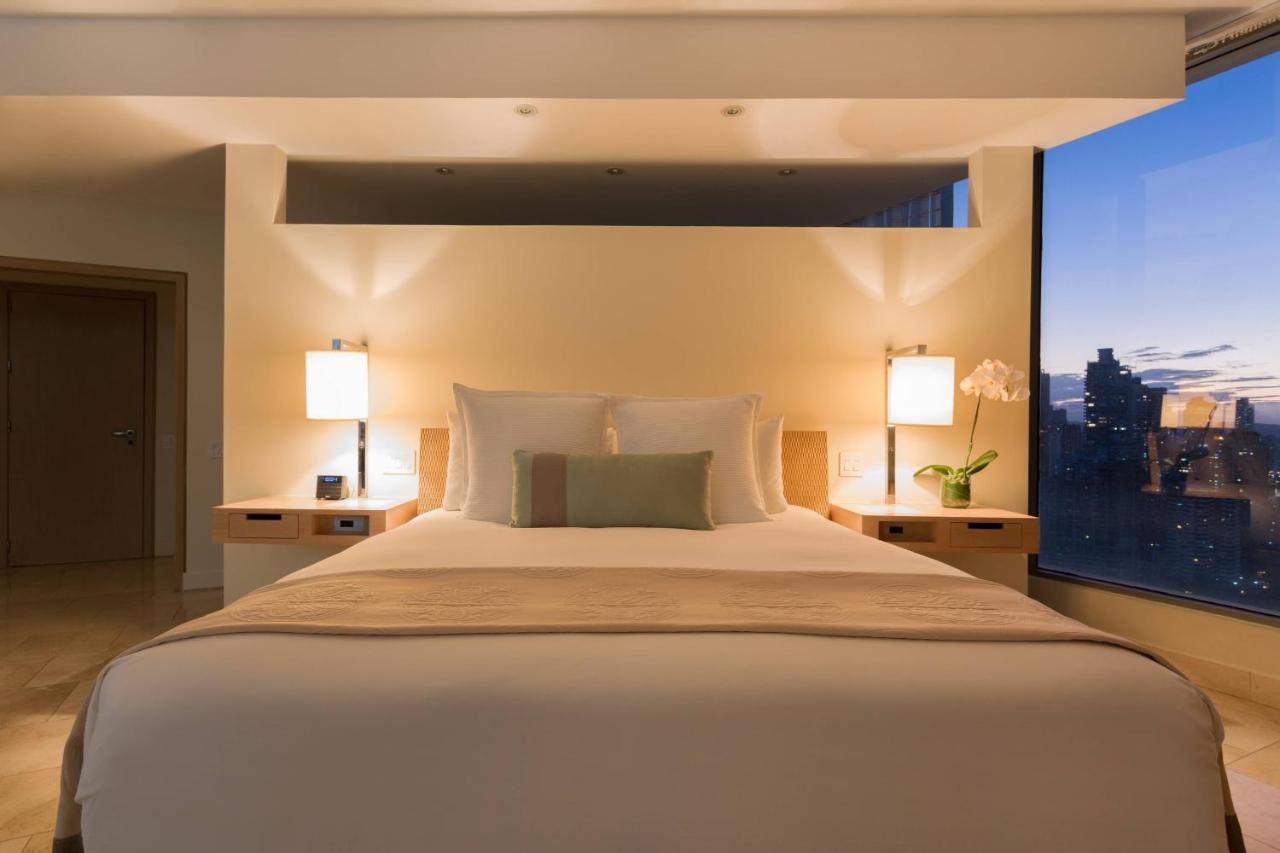 فندق جي دبليو ماريوت بنما مدينة باناما المظهر الخارجي الصورة A bedroom at the Mandarin Oriental, New York